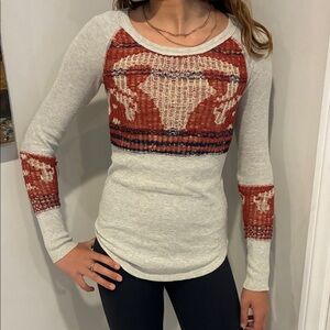 We the free Women's Gray and Red Patterned Long Sleeve Top